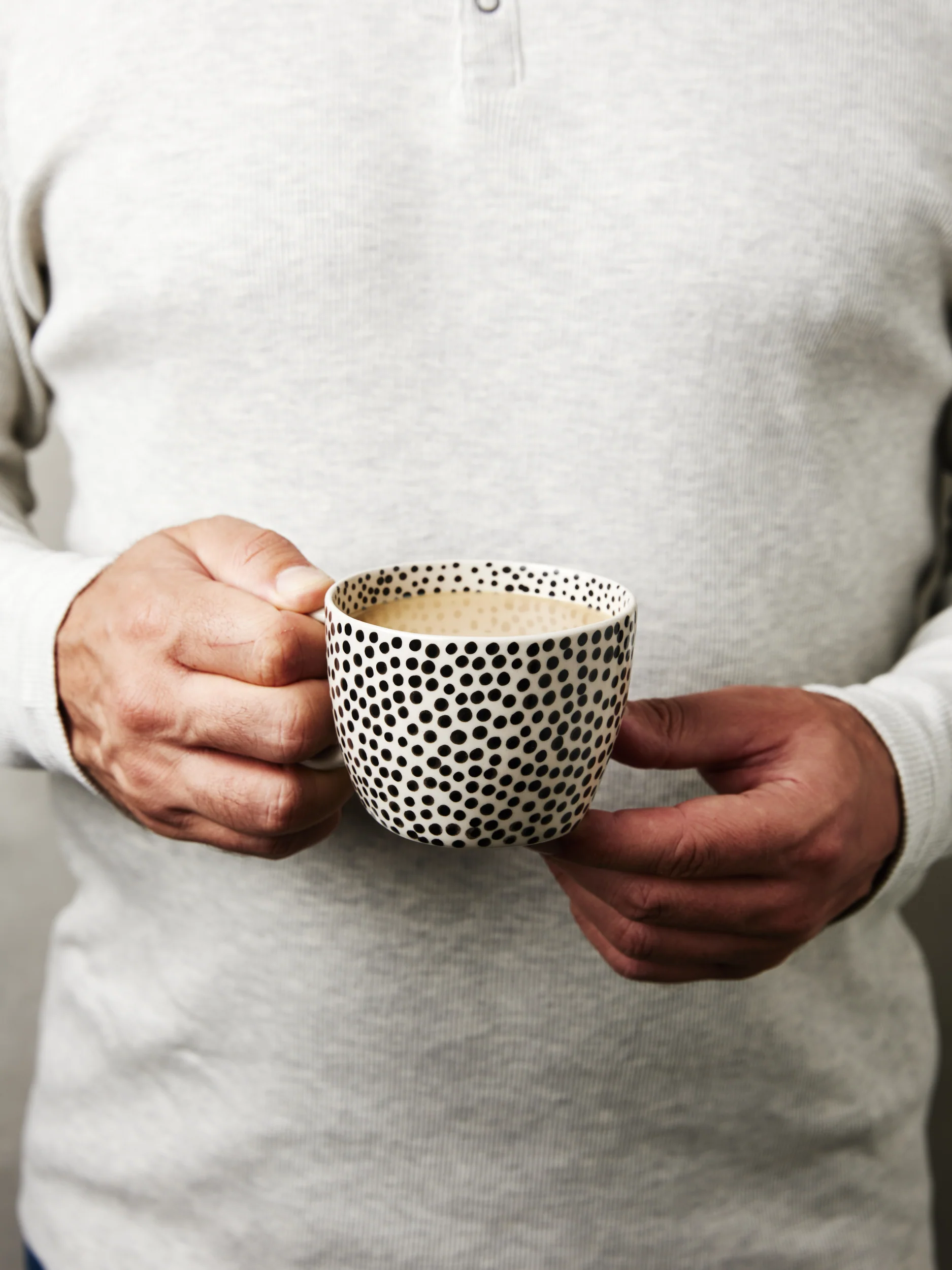 CHINO MUG BLACK SPRINKLE - Image 3