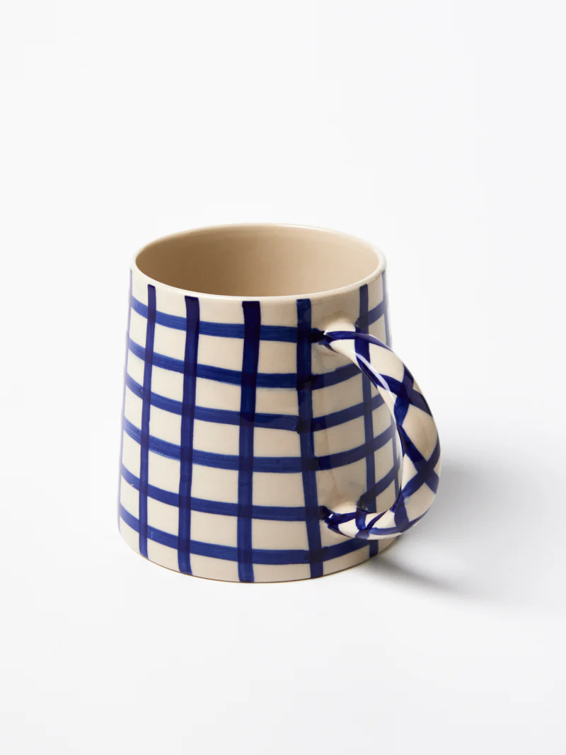 LARDER CHECK MUG NAVY - Image 4