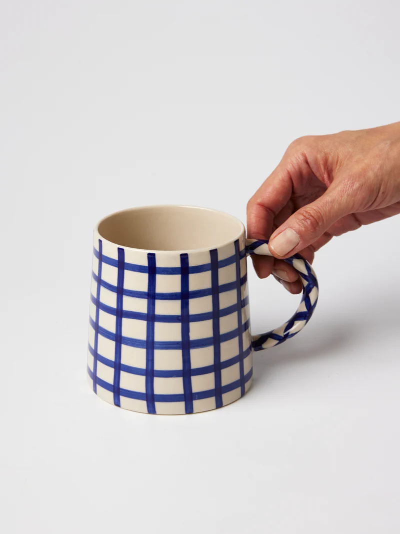 LARDER CHECK MUG NAVY - Image 5